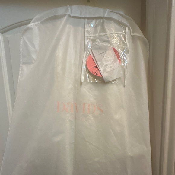 David’s Bridal Studio Lace Wedding Dress - Picture 6 of 6